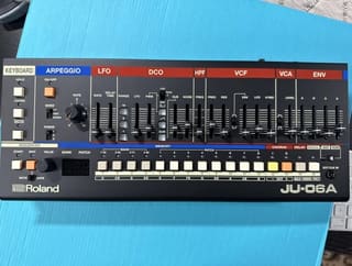Roland JU-06A