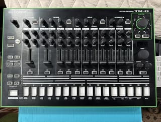 Roland TR-8