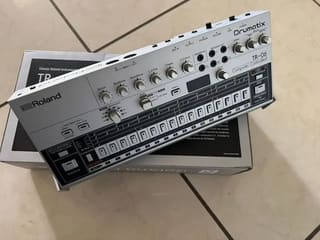 Roland TR-06