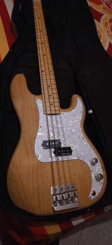Fender Precision Bass (P-Bass)
