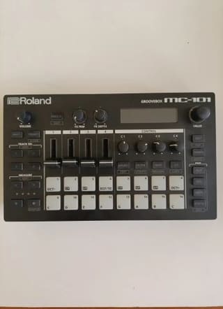 Roland MC-101