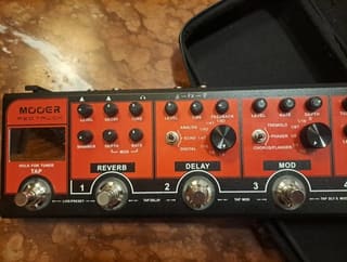 Mooer Red Truck