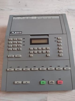 Alesis MMT8 – Vintage 8-Track MIDI Sequencer + Τροφοδοτικό