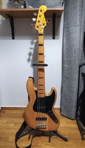 Squier Jazz Bass Classic Vibe '70s V MN NAT