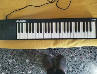Alesis v49 MIDI