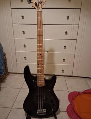 Behringer μπάσο ηλεκτρικό τετραχορδο