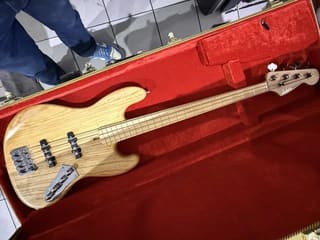 jazz bass Loukakis