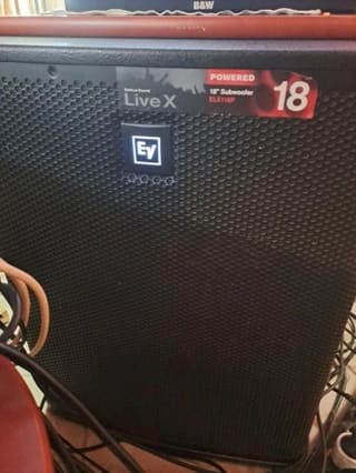Electro-Voice ELX118P