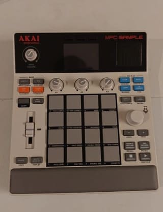 AKAI Professional MPC Sample