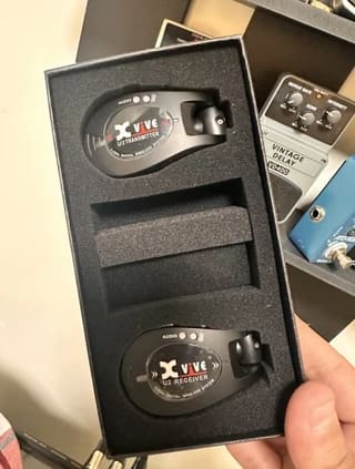 Xvive U2 Wireless Guitar System (Black)