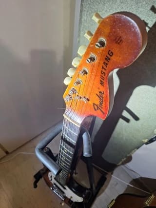 Fender Mustang II