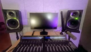 Behringer Truth B2031A