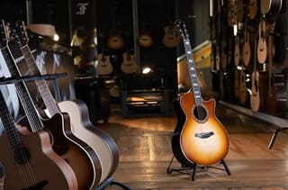 Furch Rainbow GC-SZ Sitka Top Ziricote B+S CNR a Anthem (actual guitar in pictur