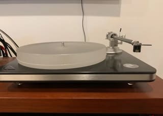 Clearaudio Performance (with Satisfy Carbon tonearm)