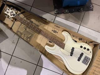 Wilson Bros. "The Ventures Model" VMB-75 (korea)