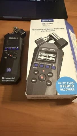 Zoom H1essential