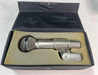 Akg d170