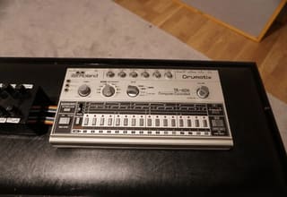Roland TR-606