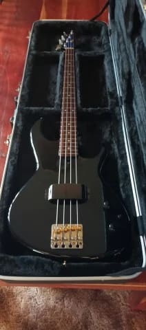 Aria Pro II RSB Deluxe-I (1983) – Made in Japan (δίνεται μαζί με case)