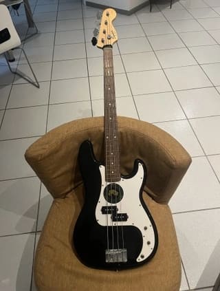 Fender Precision Bass (P-Bass)