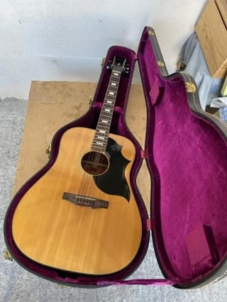 Vintage Gibson SJ Deluxe (1970s)