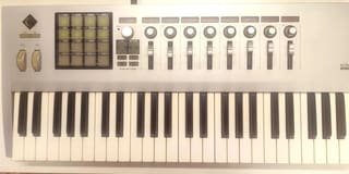 Korg Kontrol 49 keyboard controller