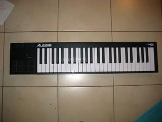 Alesis V49