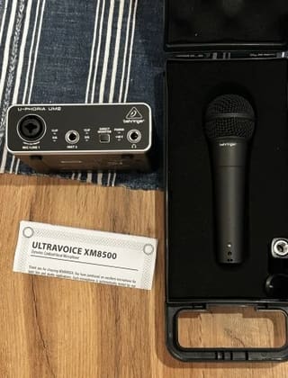 Behringer U-Phoria UM2 + Behringer XM8500