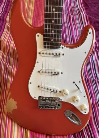Vintage V6 Icon Distressed Firenza Red