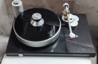 Acoustic Solid Granite with Bluenote Borghese Unipivot tonearm