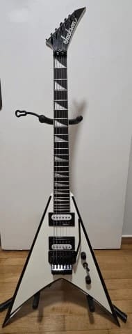 Jackson King V JS32