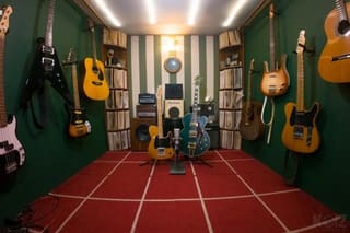 Session Guitarist & Guitar Lessons