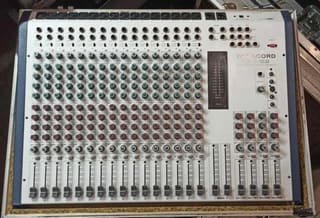 Dynacord MCX 16.2 μαζί με την θήκη της