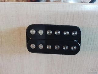 Humpucker for bridge 9k output.