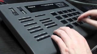 ROLAND R8 Human rhythm composer drum mac