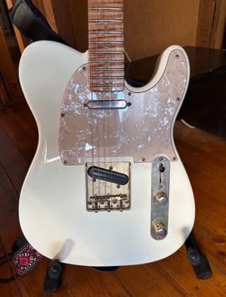 Paveza Guitar