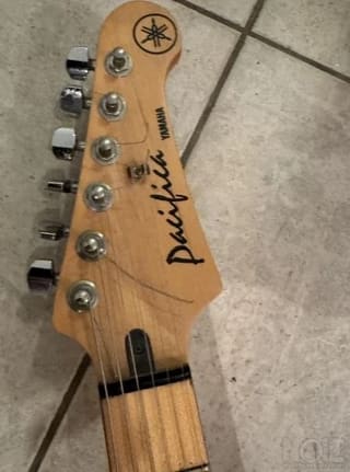 YAMAHA guitar