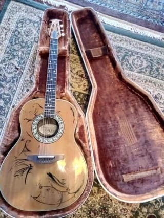 Ovation κιθάρα
