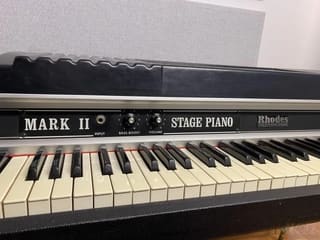 Rhodes Mark II Suitcase 73-Key Stage Pia