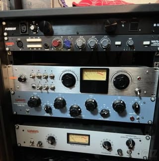 Πωλούνται WARM AUDIO
