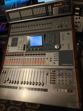 TASCAM DM-3200  - Digital Mixing Console