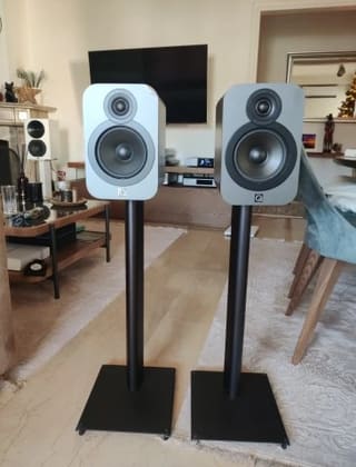 Q Acoustics 3020 με βάσεις