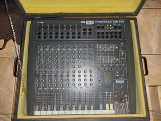 Αυτοενισχυόμενη κονσόλα Soundcraft spiri