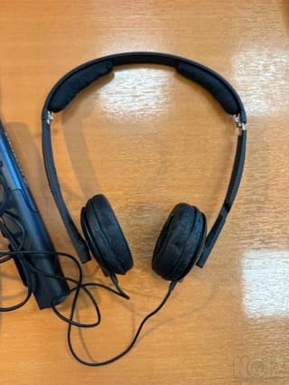 Sennheiser Head Phones Noise Cancelling