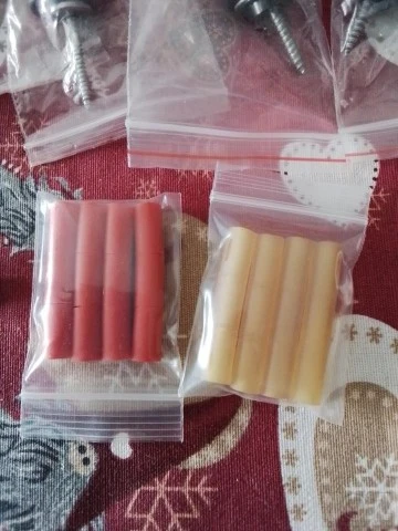 Guitar straps lock new.