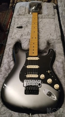 Fender AM Ultra Luxe Strat HSS Floyd Ros