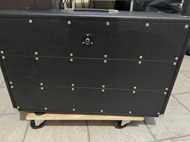 Tonehunter 2x12 Cabinet Unloaded
