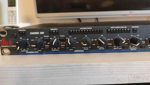 DBX 1066 Compressor/Limiter/Expander