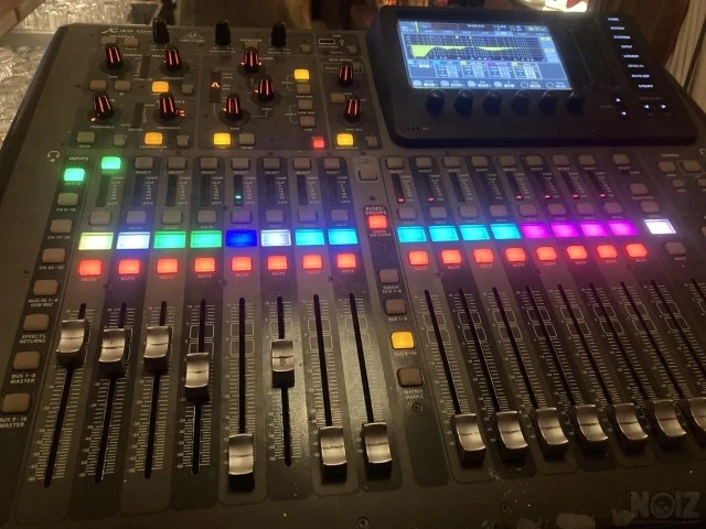 Behringer X32 Compact