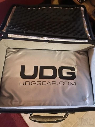 UDG Urbanite MIDI Controller Sleeve Medi